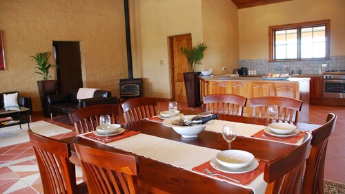 Clare View HOUSE (pet friendly, wheelchair accessible) Sleep 8