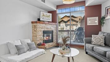 TV, fireplace, Netflix, streaming services