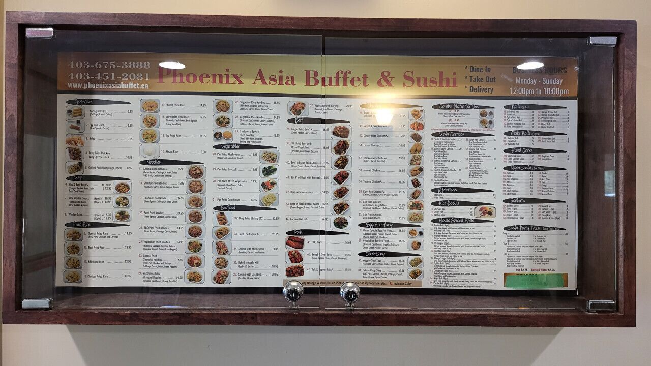 Taulell de menús de Phoenix Asia Buffet & Sushi amb diversos plats indicats.