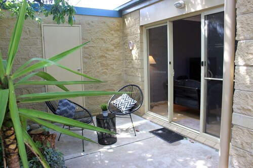 Annie's Place - Two Bedroom Villa, Sleeps 4