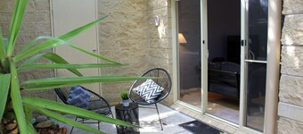 Annie's Place - Two Bedroom Villa, Sleeps 4