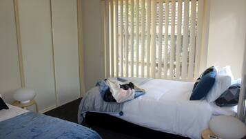 2 chambres, fer et planche à repasser, Wi-Fi, draps fournis