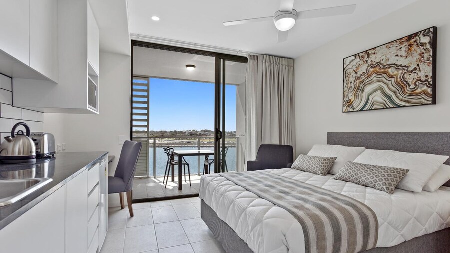 North Shore Kawana and Waterline