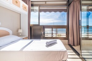 2 slaapkamers, een strijkplank/strijkijzer, gratis wifi, beddengoed