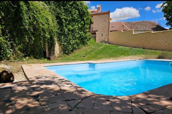 Una piscina cubierta