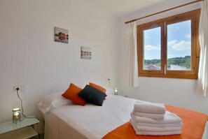 1 bedroom, internet - Cosy Front-Line Beach Apartment in Mallorca Up To 6 Guests (Son Serra de Marina)