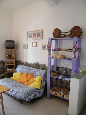 TV - Sea near Taormina (Roccalumera)