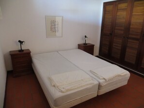 1 bedroom, iron/ironing board, bed sheets