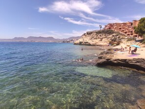 Beach nearby, sun loungers - Apartment La Invencible Terreros in 1st line of beach (San Juan de los Terreros)