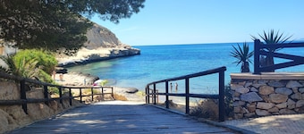 Apartamento La Invencible Terreros en 1º linea de playa