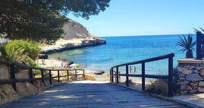 Rauhallinen kotiisi 30 metrin päässä San Juan de los Terrerosin rannalta