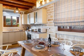 Dining - Family villa Myrtia with heated pool, 2 minutes walking to local amenities (Rethymno)