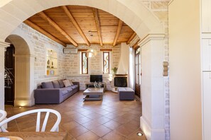 TV, fireplace, DVD player, stereo