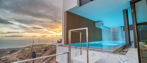 Innenpool, beheizter Pool