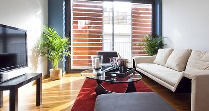 Penthouse near the hospital clinic with terrace, 3 bedrooms for 6