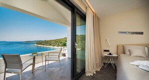 4 bedrooms, in-room safe, iron/ironing board, travel cot