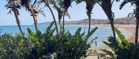 Beach nearby, beach towels
