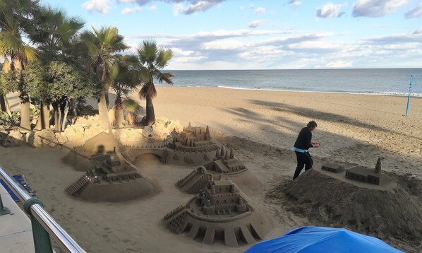 Beach nearby, beach towels - El Patio de Doña  Julia
Stunning front line 18th hole & full Sea views  (Casares Costa Malaga)