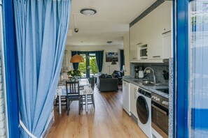 ثلاجة، ميكروويف، فرن، موقد طهي مسطح