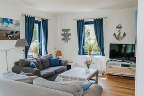 تلفزيون، مشغل دي في دي، كُتُب، مكتبة فيديو