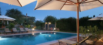Porcilaia tiny countryside property, shared pool, ideal base to discover Tuscany
