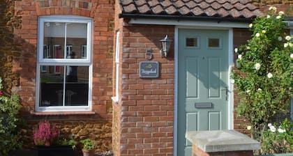 Fuzzy Duck Cottage. Over 100 5 star reviews on Trip Advisor. Sleeps 4