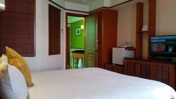 Habitación Deluxe (Water Chalet Type A) | Escritorio, insonorización y tabla de planchar con plancha