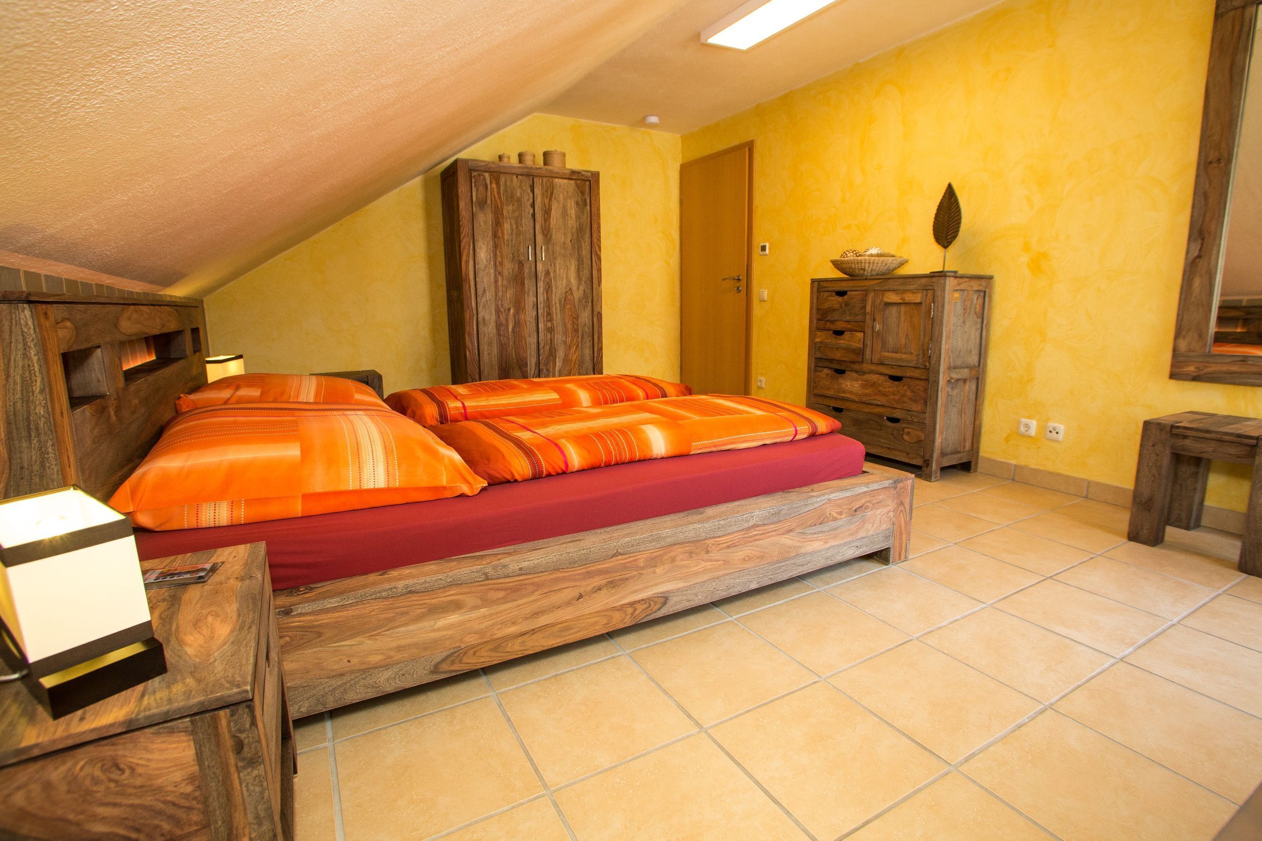 2 Schlafzimmer, Zimmersafe, Bügeleisen/Bügelbrett, WLAN