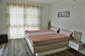 3 chambres, bureau, lit parapluie, Wi-Fi