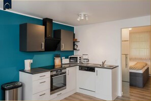 Refrigerador, microondas, horno y lavavajillas