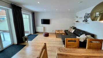 Televisio, kirjoja, stereot