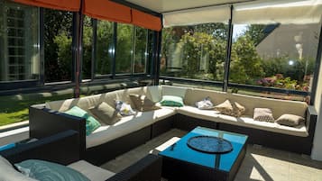 TV, fireplace, DVD player, ping pong