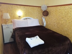 20 bedrooms, down duvets, pillow-top beds, minibar - Gran Copacabana Hostal (El Alto)