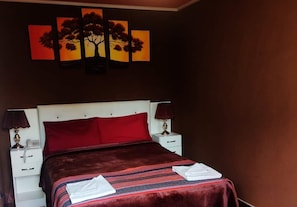 20 bedrooms, down comforters, pillowtop beds, minibar - Gran Copacabana Hostal (El Alto)