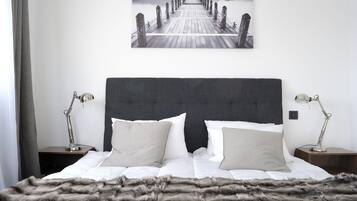 4 Schlafzimmer, Zimmersafe, Schreibtisch, Bügeleisen/Bügelbrett