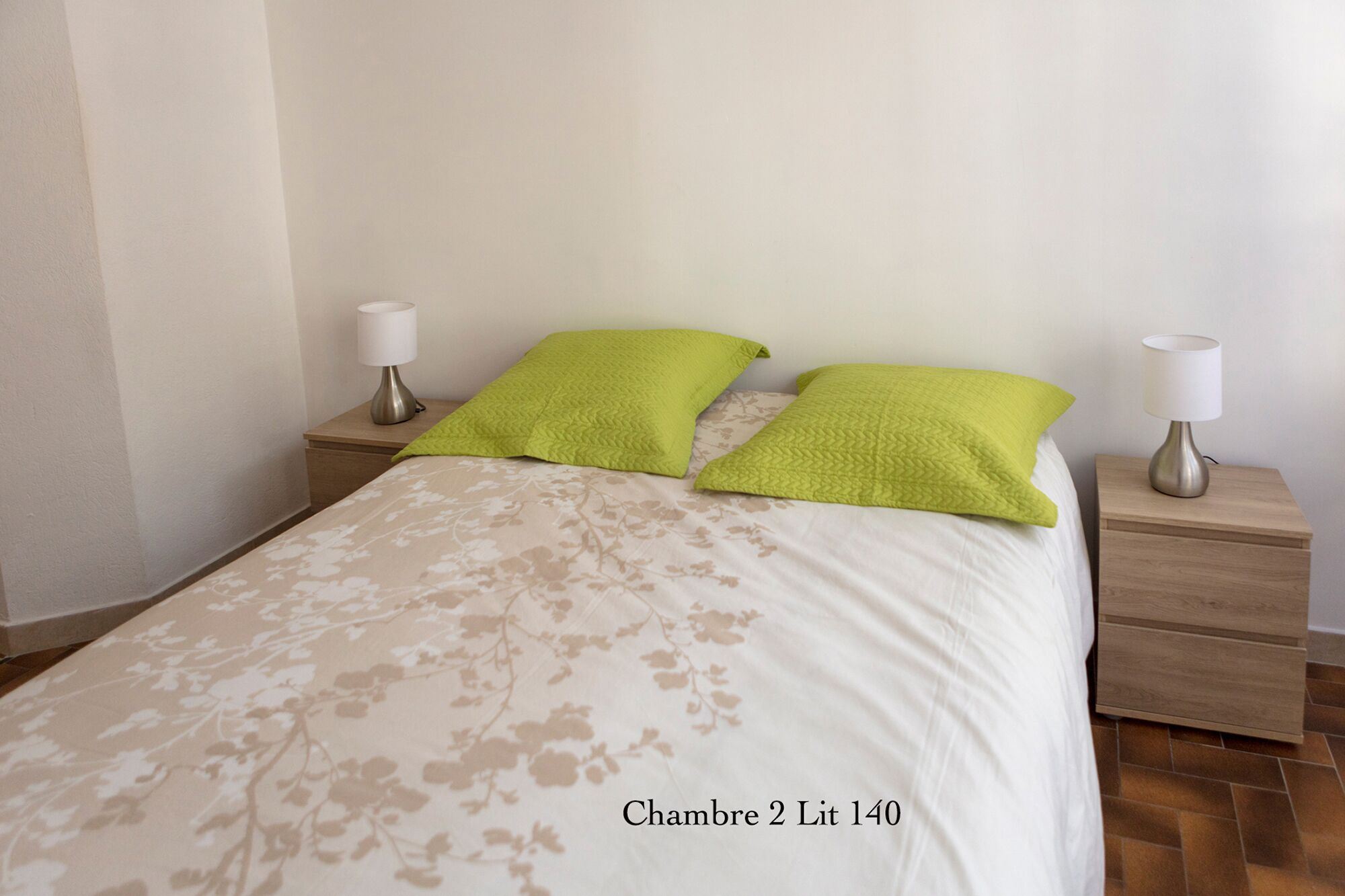 3 chambres, fer et planche à repasser, Wi-Fi, draps fournis
