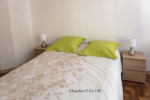 3 bedrooms, iron/ironing board, WiFi, bed sheets