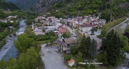Appartement pour 4 personnes à Guillaumes Résidence Reine jeanne