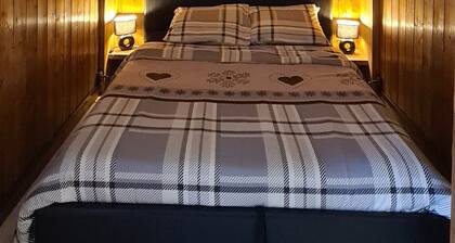 5-person apartment just 2 minutes from the slopes