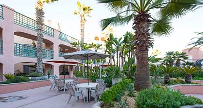 Beautiful 2 Bedroom With View Of The Ocean