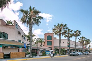 Exterior - Beautiful  2 Bedroom With View Of The Ocean (Imperial Beach)