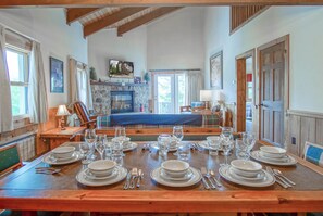 Dining - Whistlepunk #12: 4 Bedroom, 3 Bath: Slope Side, Wood Fireplace. (Snowshoe)