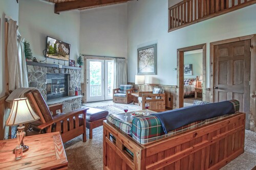 Whistlepunk #12:  4 Bedroom, 3 Bath:  Slope Side, Wood Fireplace.