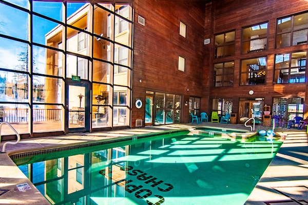 Indoor Heated Pool & Jacuzzi /Spa with Men's/Women's Adjacent Sauna