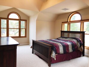 5 bedrooms, iron/ironing board, travel crib, free WiFi