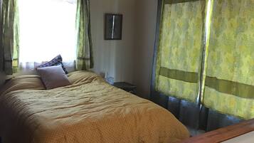 3 bedrooms, in-room safe, desk, iron/ironing board