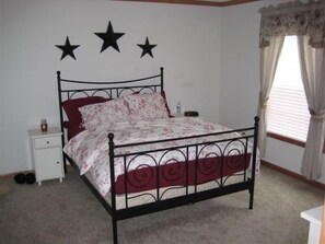 5 bedrooms, iron/ironing board, free WiFi, bed sheets - Killington Vermont Ski and Snowmobiling House (Pittsfield)