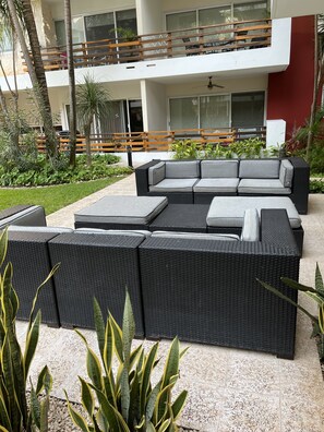 Terrace/patio - 3 Blocks to the beach, condo with private rooftop, fantastic location. Big pool! (Playa Del Carmen)