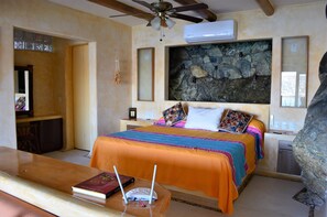 1 chambre, coffres-forts dans les chambres, bureau, Wi-Fi