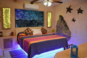 1 bedroom, in-room safe, desk, WiFi - The owners of sailing catamaran "Picante" bring you a slice of paradise (Colonia La Ropa Zihuatanejo)